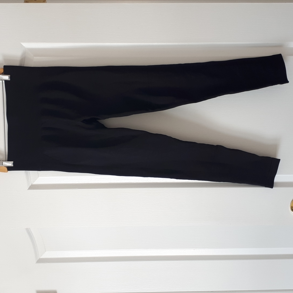 NWOT - Tik Tok Scrunch Butt Leggings